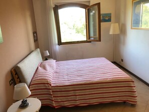2 bedrooms, iron/ironing board, travel cot, WiFi