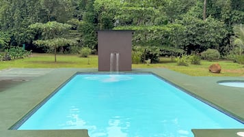 2 piscinas externas