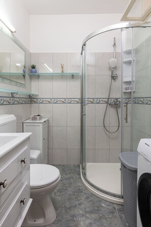 Shower, hair dryer, towels, soap - Charming 2-bedroom apartment Bliss in brilliant Dubrovnik (Dubrovnik)