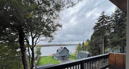 Year-round waterfront vacation rental ~BlueSky Lodge