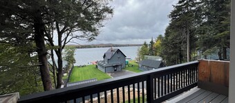 Year-round waterfront vacation rental ~BlueSky Lodge