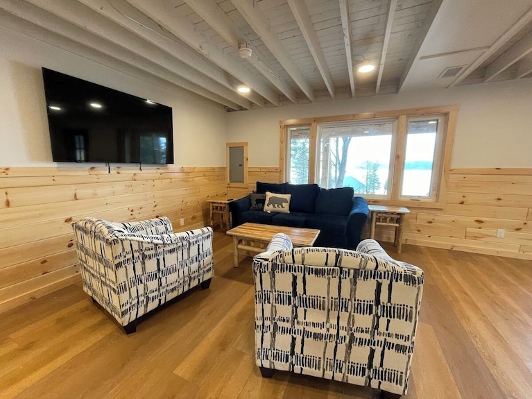 Blue Sky Waterfront Vacation Rental - State of New York