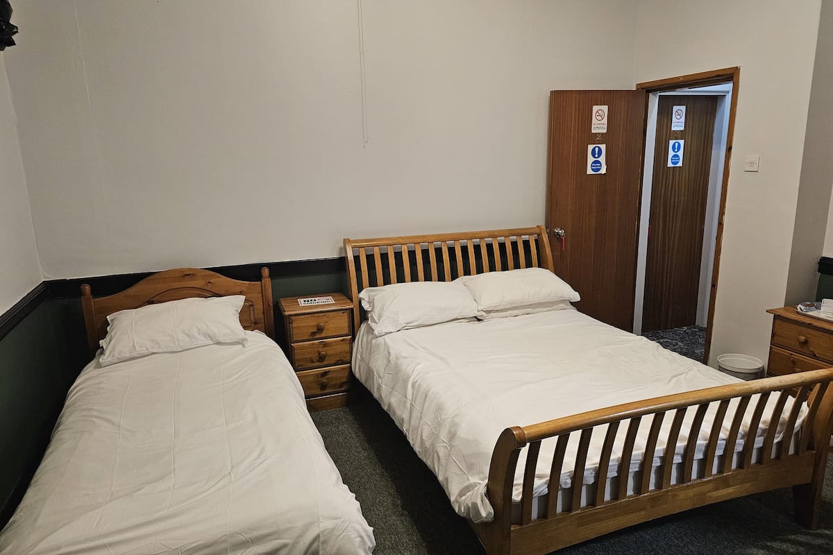 Hypo-allergenic bedding available, desk, laptop workspace, WiFi (free)
