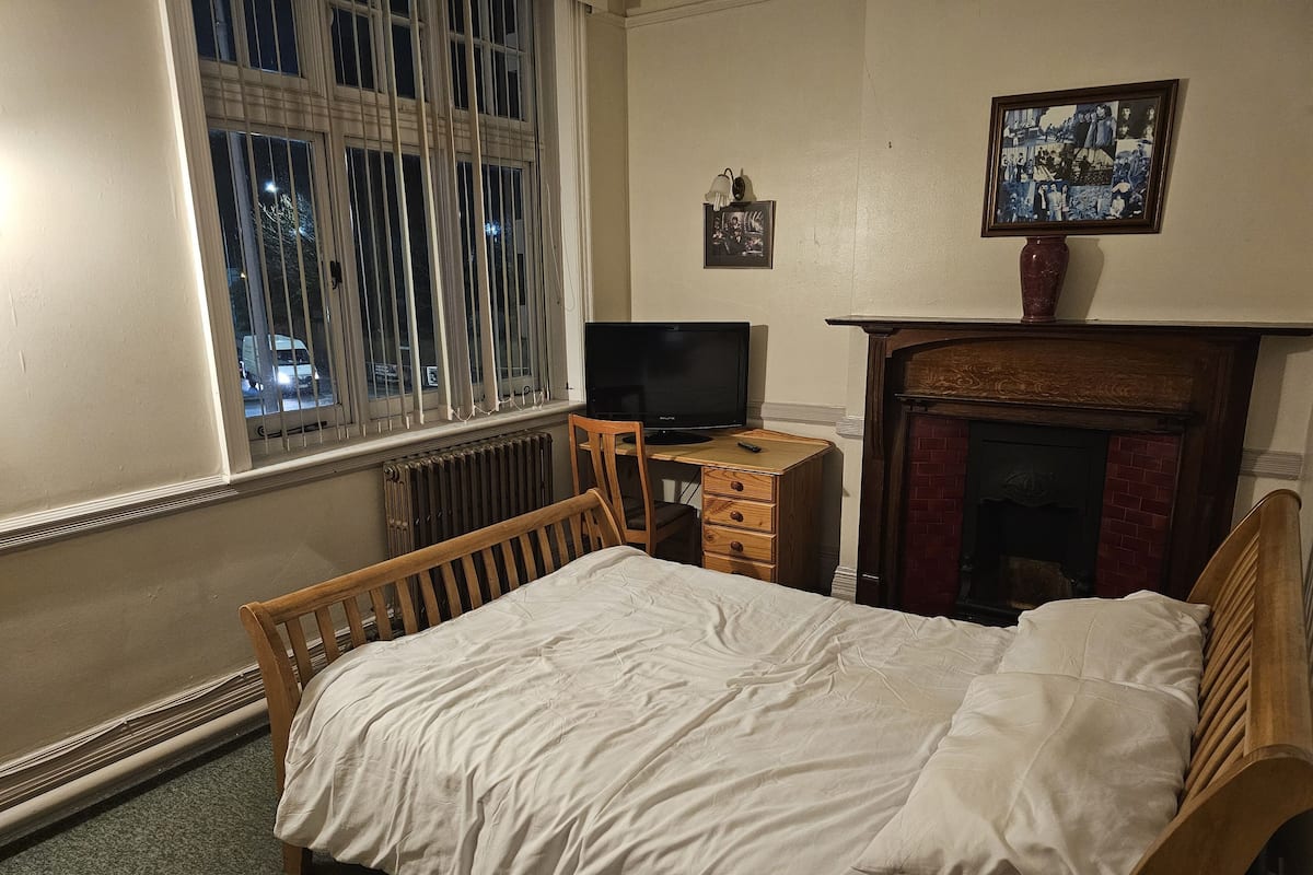 Basic Double Room, City View | Hypo-allergenic bedding available, desk, laptop workspace, WiFi (free)