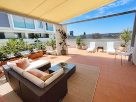 Casa, 5 habitaciones, accesible para personas con discapacidad, balcón | Terraza o patio