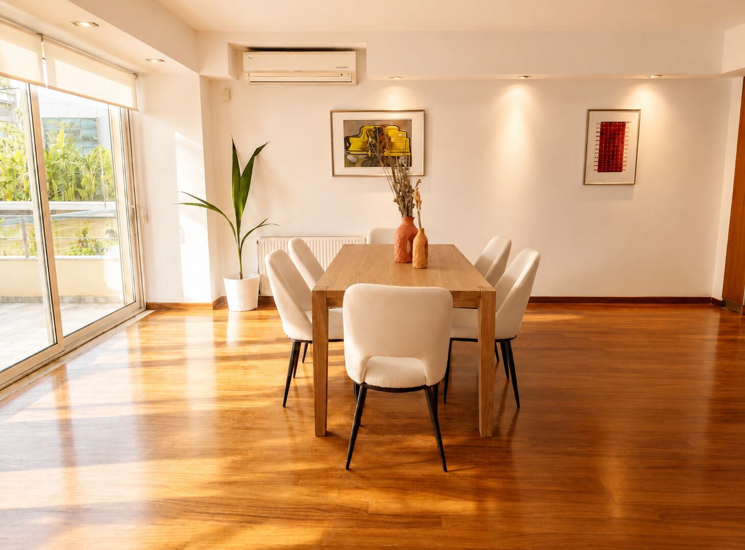 House, 5 Bedrooms, Accessible, Balcony | Dining room