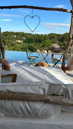 Property grounds - The suite of delights (Nîmes)