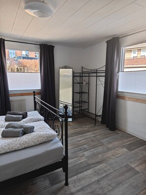 2 Schlafzimmer, Bügeleisen/Bügelbrett, WLAN, Bettwäsche