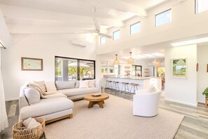 Smart TV, table tennis, books, stereo - Mahalo Hale -  Private Luxury Resort Property (Princeville)