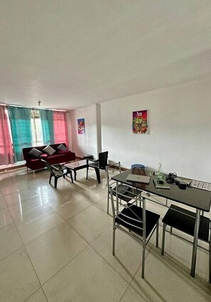 Interior - Whole housing: rented housing in Cali, Colombia (Cali)