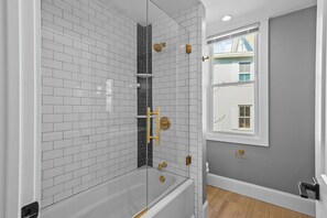 Shower, hair dryer, towels, soap - Summer - 1st Level Newport, RI Escape (Newport)