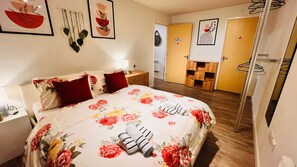2 Schlafzimmer, Bügeleisen/Bügelbrett, kostenloses WLAN, Bettwäsche