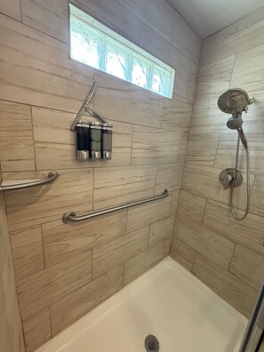 Shower, hair dryer, towels, soap - Midtown Cottage, unique stone patio, family-dog friendly newly remodeled. (Tulsa)