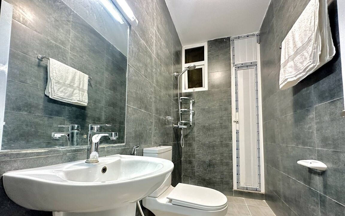 Shower, towels, soap, toilet paper