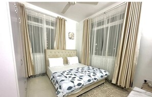 3 bedrooms, iron/ironing board, WiFi, bed sheets