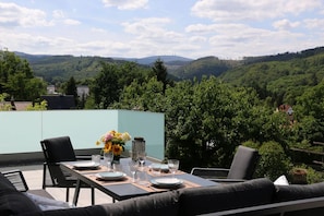 Outdoor dining - Harzhaus Sonnenschein - Ground floor with a great view of the Brocken (Wernigerode)