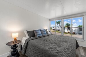 3 slaapkamers, een strijkplank/strijkijzer, gratis wifi, beddengoed