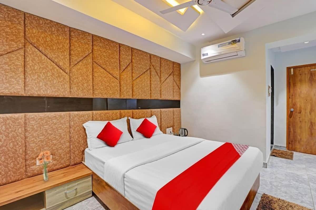 Deluxe Double Room | Free wired Internet