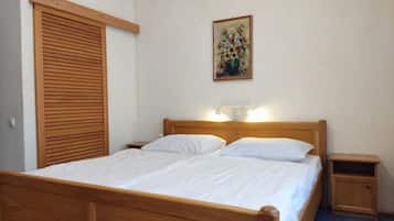1 bedroom, internet, bed sheets