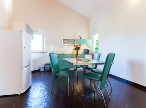 Dining - Classic Two Bedroom Apartment with Terrace (owner Olive) (Zadar)