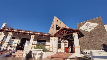 Fachada de la propiedad