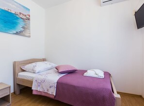 1 bedroom, iron/ironing board, WiFi, bed sheets