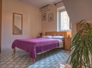 1 bedroom, iron/ironing board, Internet, bed sheets