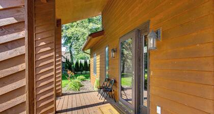 Lake Winnebago Family Retreat: Dock & Deck!