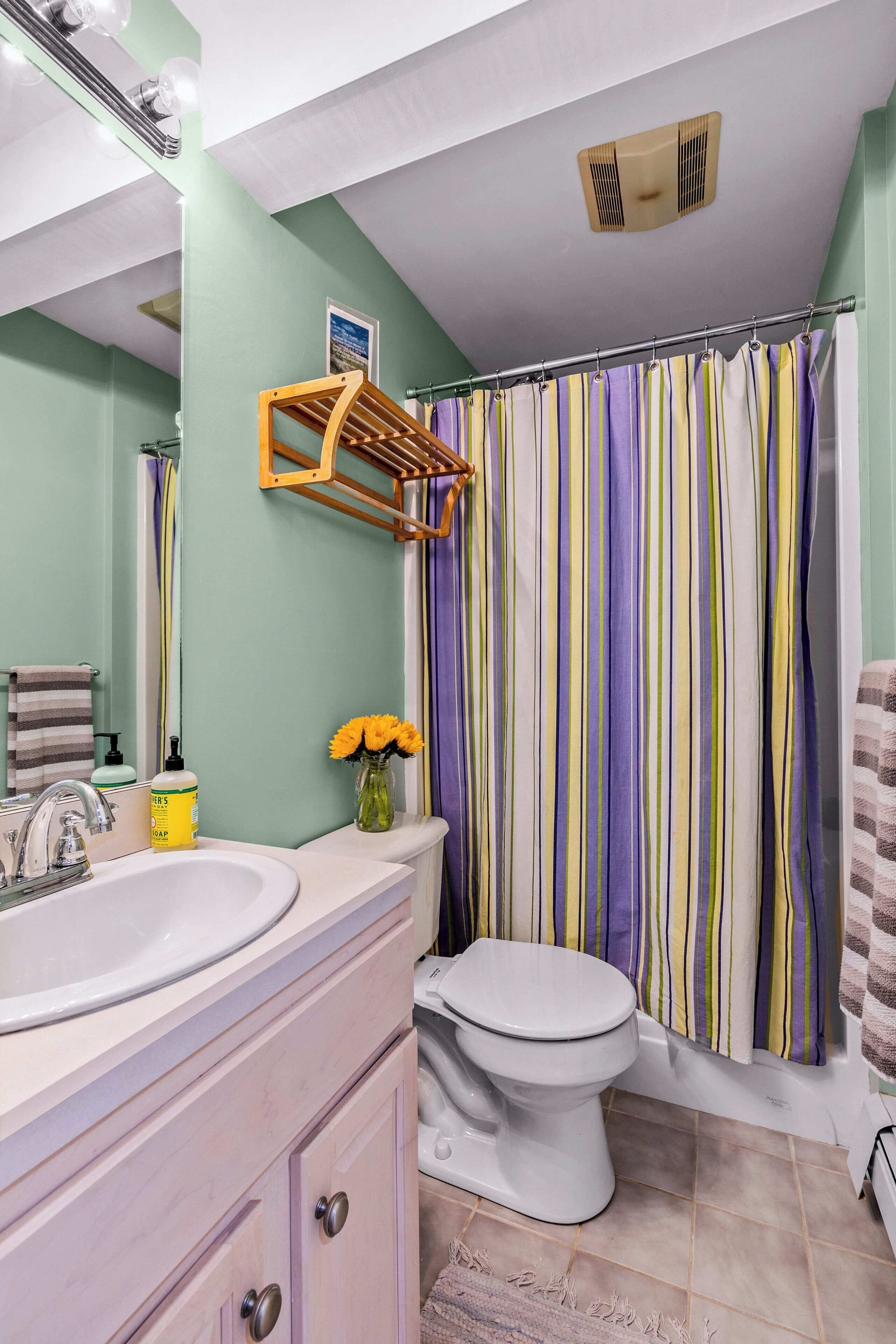 Having a second full bathroom offers ultimate convenience.