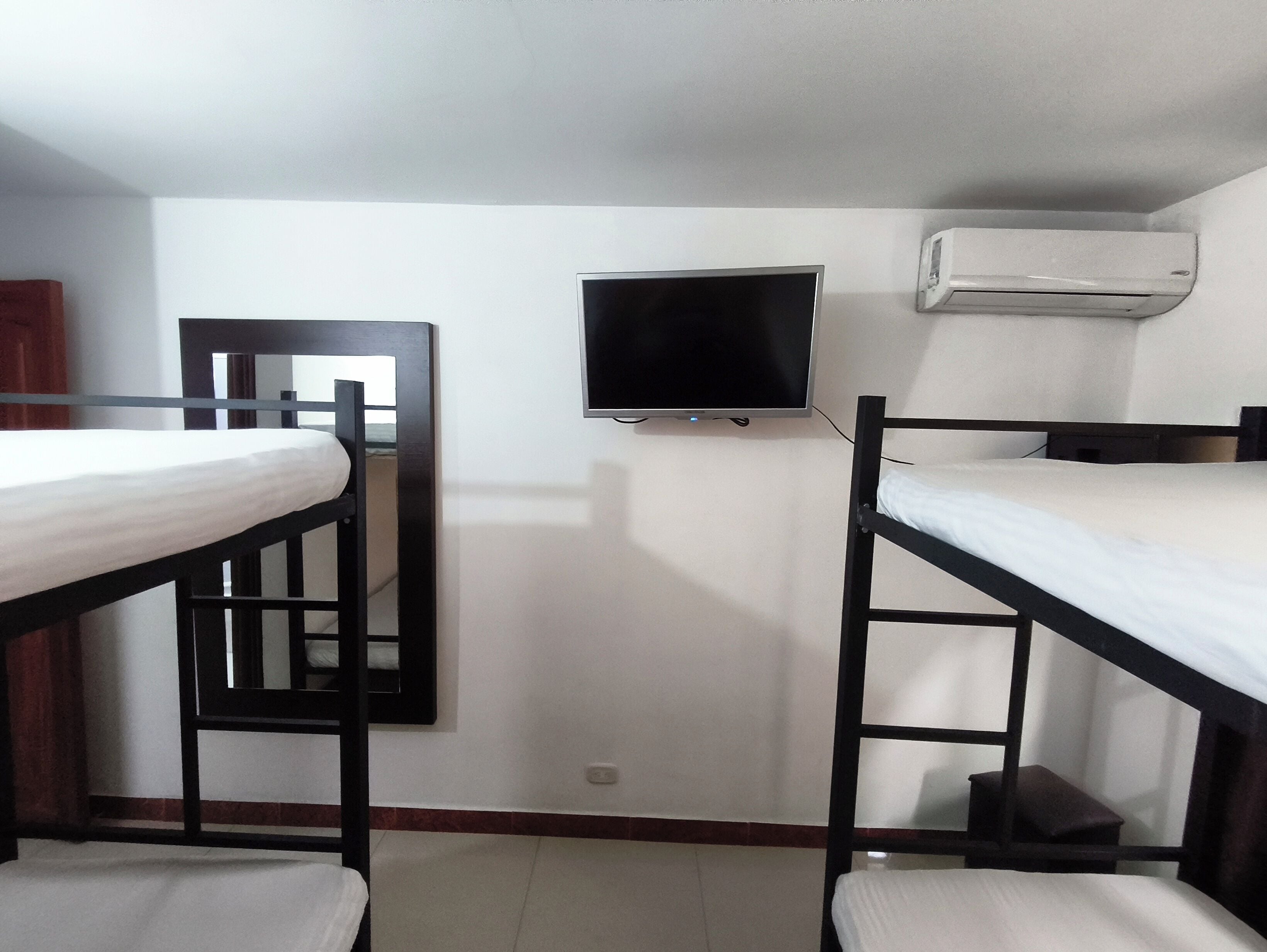 Quarto quádruplo urbano | Wi-Fi de cortesia