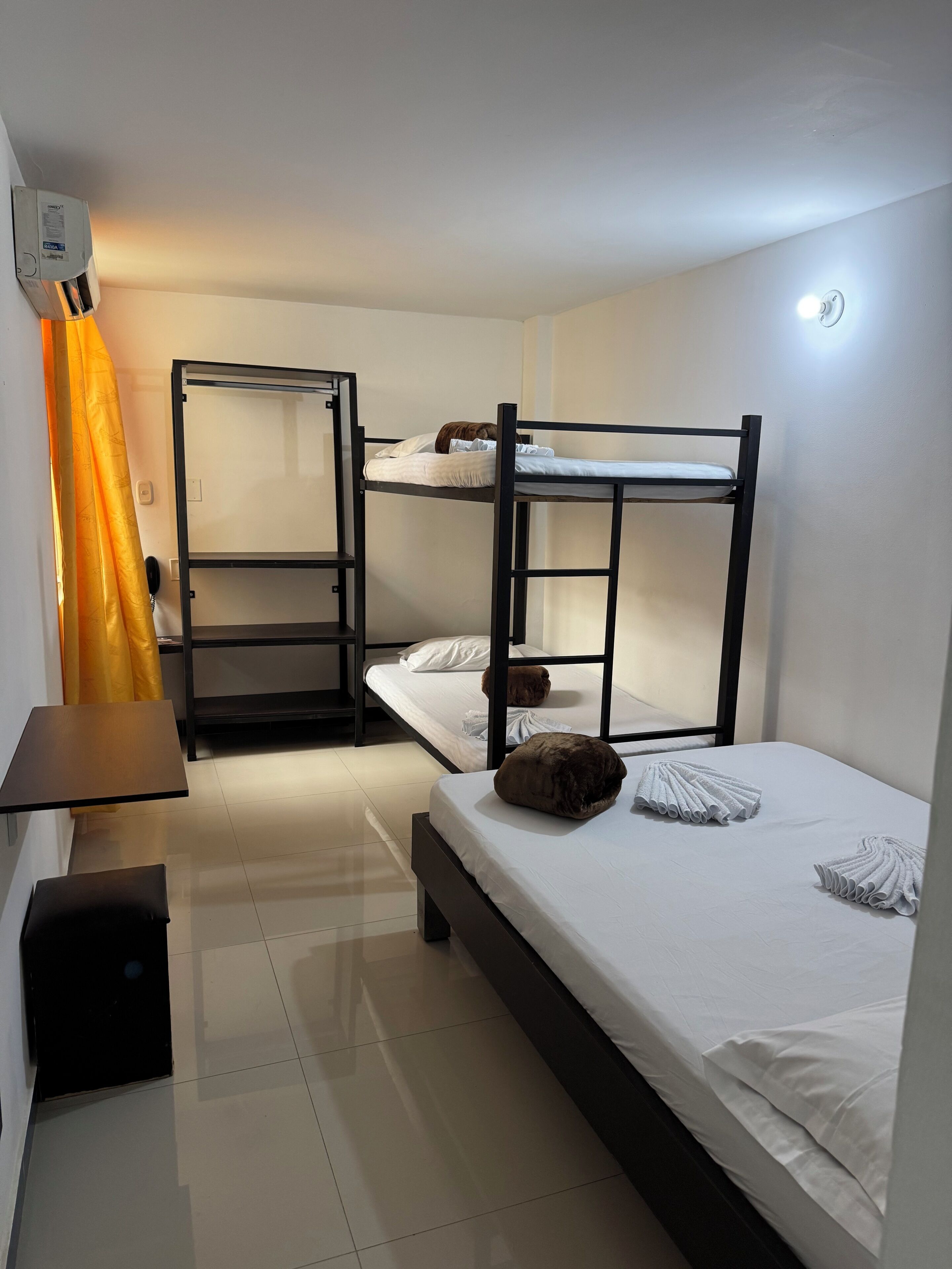 Quarto quádruplo econômico | Wi-Fi de cortesia