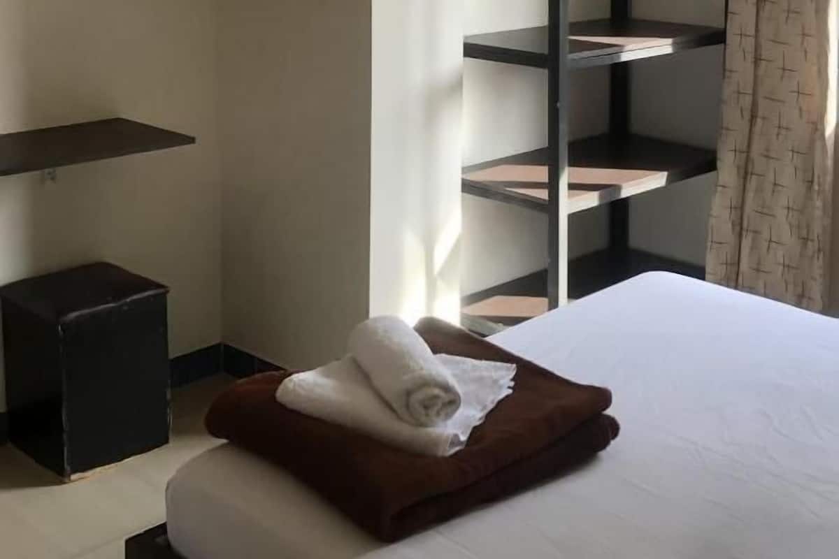 Habitación doble, vistas a la ciudad | Wifi gratis