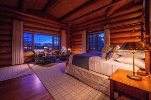 5 bedrooms, iron/ironing board, WiFi, bed sheets