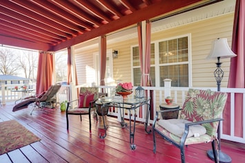 Chattanooga Vacation Rental | 2BR | 1BA | Step-Free Entry | 700 Sq Ft