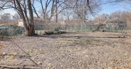 2 Mi to Calumet Park & Beach: Windy City Escape!