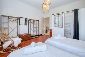 3 bedrooms, iron/ironing board, free WiFi, bed sheets