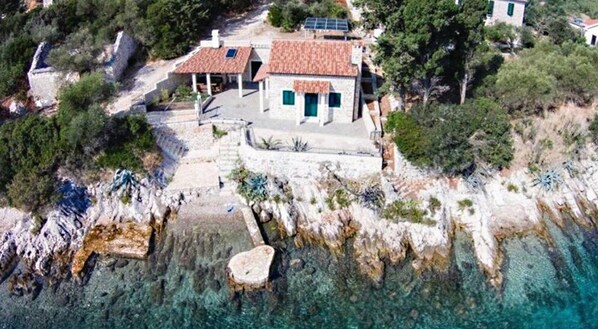 Exterior - Beachfront Retreat Near Stari Grad (Stari Grad)