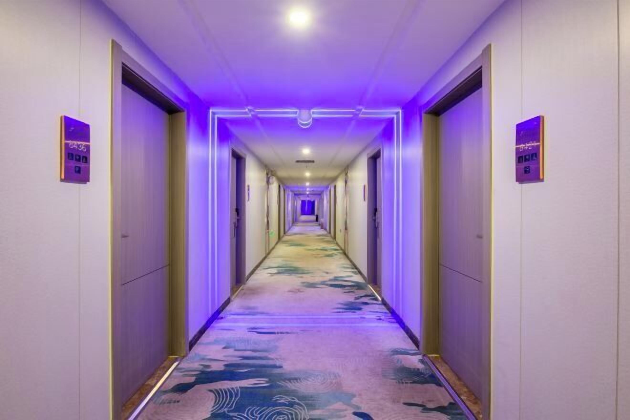 المنشأة من الداخل