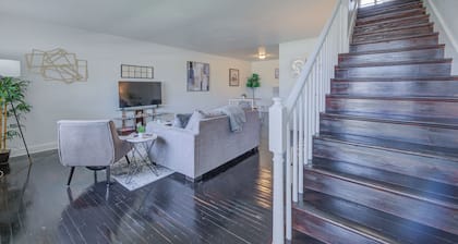 Charming 2-Bedroom - Between LSU & Downtown BR!