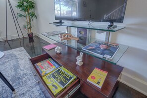 Game room - Charming 2-Bedroom - Between LSU & Downtown BR! (Baton Rouge)