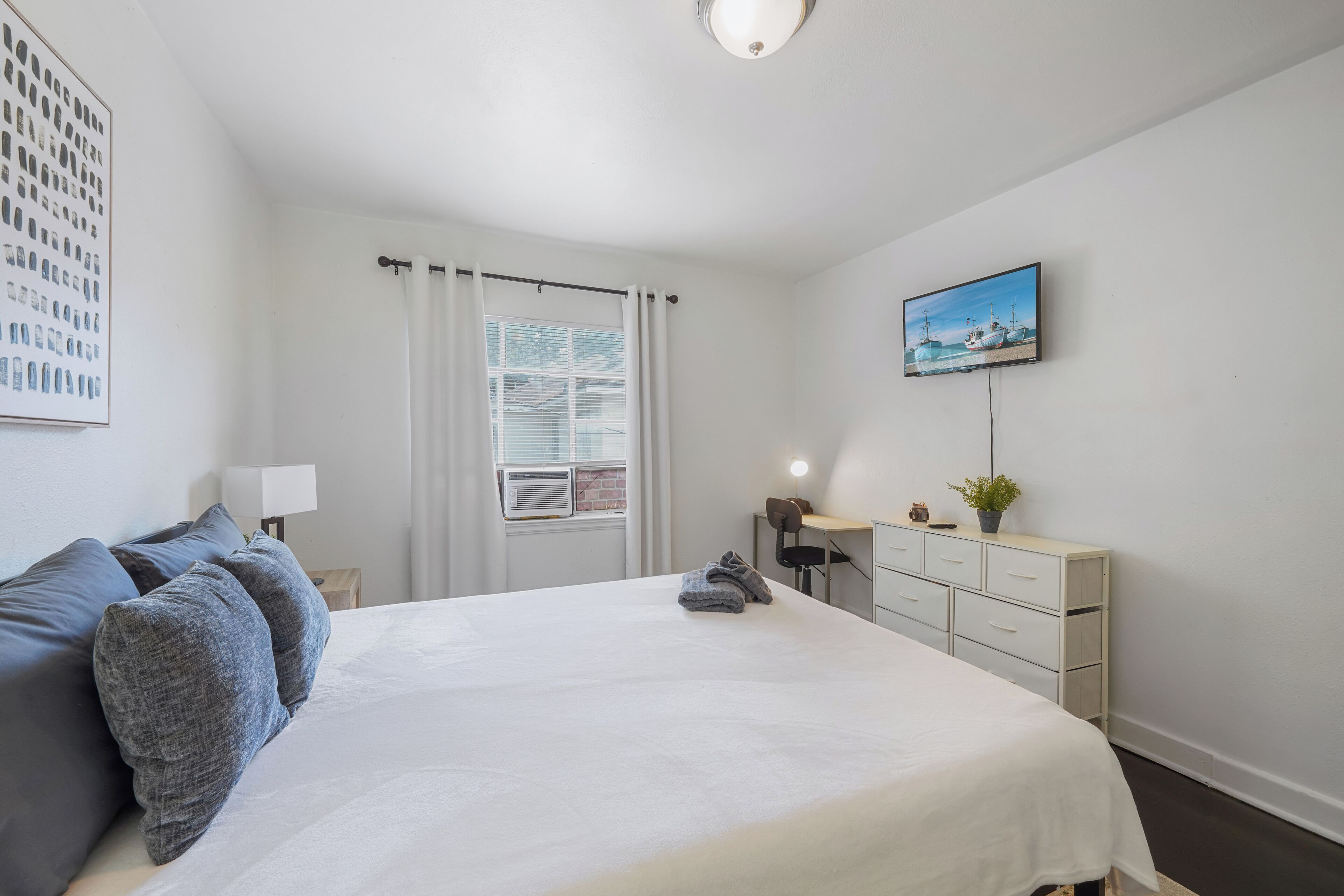 2 Schlafzimmer, Schreibtisch, Bügeleisen/Bügelbrett, kostenloses WLAN