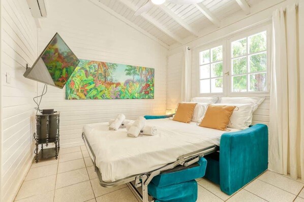 5 chambres, fer et planche à repasser, Wi-Fi, draps fournis