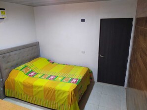 1 quarto, ferros/tábuas de passar roupa, Wi-Fi, roupa de cama