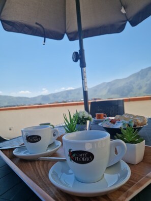 Outdoor dining - Solarium, whirlpool and fitness room  (Palermo)