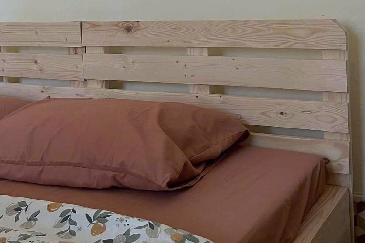 Deluxe Studio | Blackout curtains, iron/ironing board, free WiFi, bed sheets
