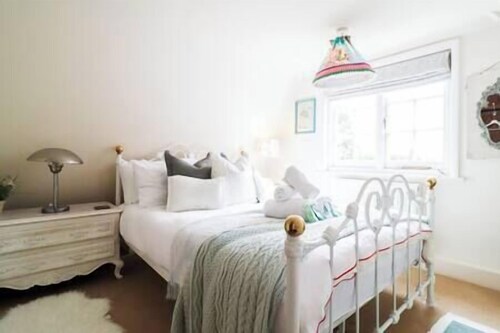 Beautiful 2 Bedroom Period Cottage