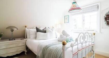 Beautiful 2 Bedroom Period Cottage