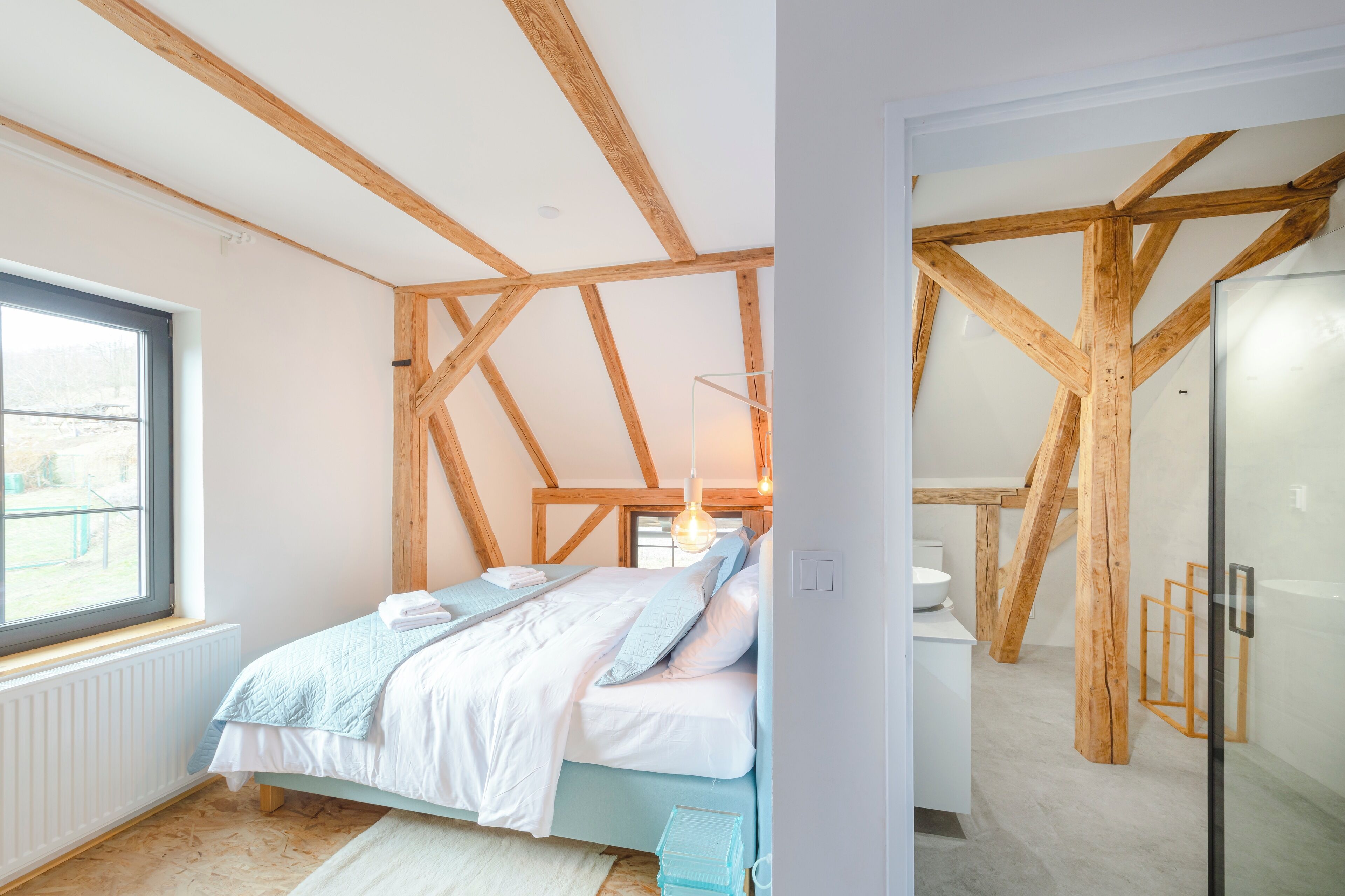 6 bedrooms, WiFi, bed sheets