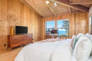 3 bedrooms, desk, iron/ironing board, WiFi