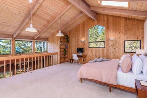 3 bedrooms, desk, iron/ironing board, WiFi